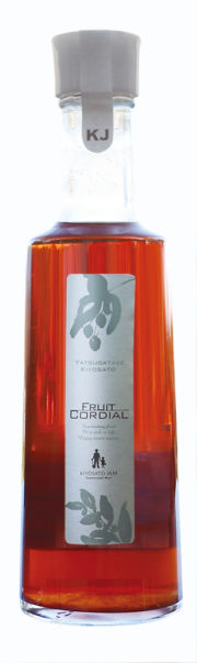 長野県立科町で育ったスッキリとした小玉の〈紅玉〉をココーディアルに仕上げました。スッキリとした酸味と甘みと香り、特徴の紅玉の色味も楽しめます。 フルーツコーディアル:紅玉